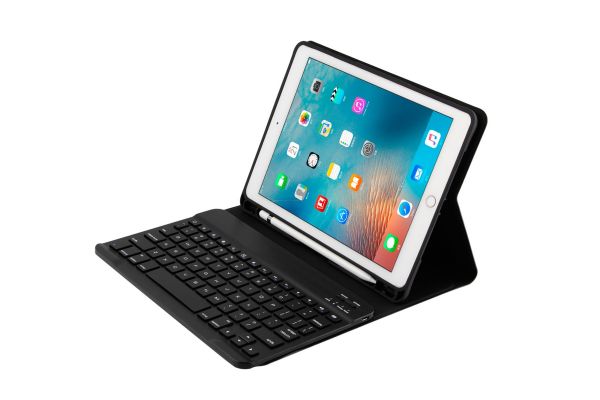 iPad Air hoes met toetsenbord ultra slim ultra protection zwart